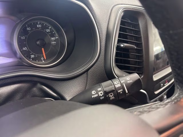 2019 Bright White Clearcoat Jeep Cherokee Trailhawk 4X4 SUV