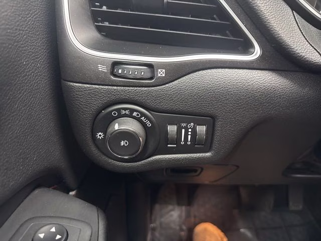2019 Bright White Clearcoat Jeep Cherokee Trailhawk 4X4 SUV