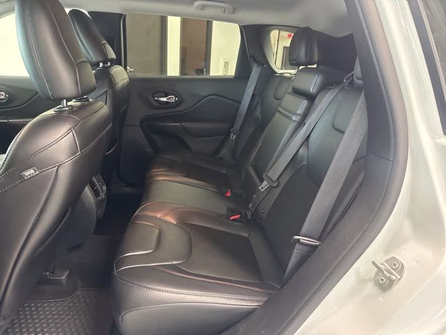 2019 Bright White Clearcoat Jeep Cherokee Trailhawk 4X4 SUV