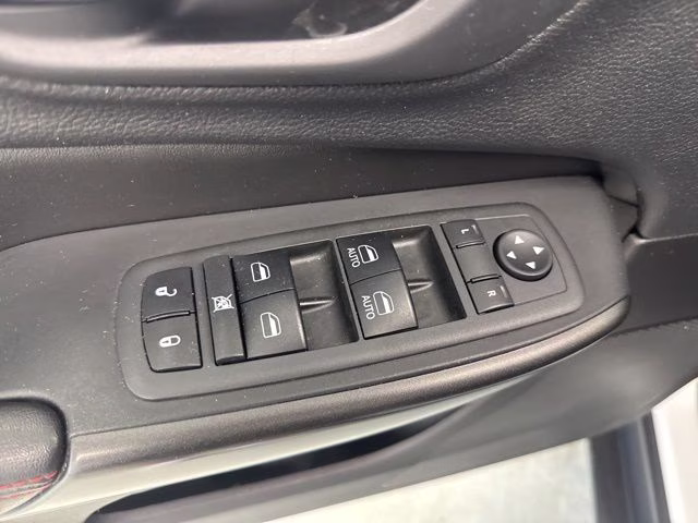 2019 Bright White Clearcoat Jeep Cherokee Trailhawk 4X4 SUV