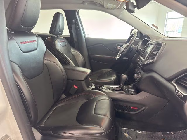 2019 Bright White Clearcoat Jeep Cherokee Trailhawk 4X4 SUV