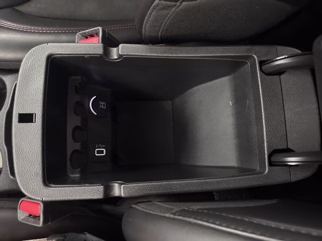 2019 Bright White Clearcoat Jeep Cherokee Trailhawk 4X4 SUV