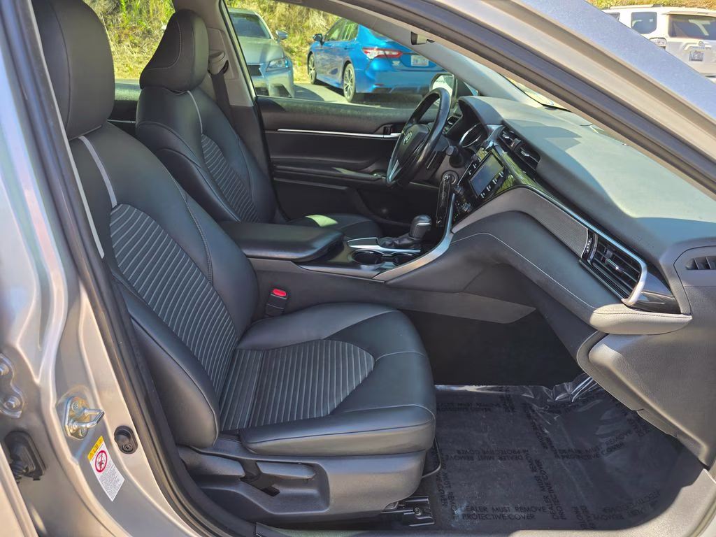 2019 Celestial Silver Metallic Toyota Camry SE FWD Sedan