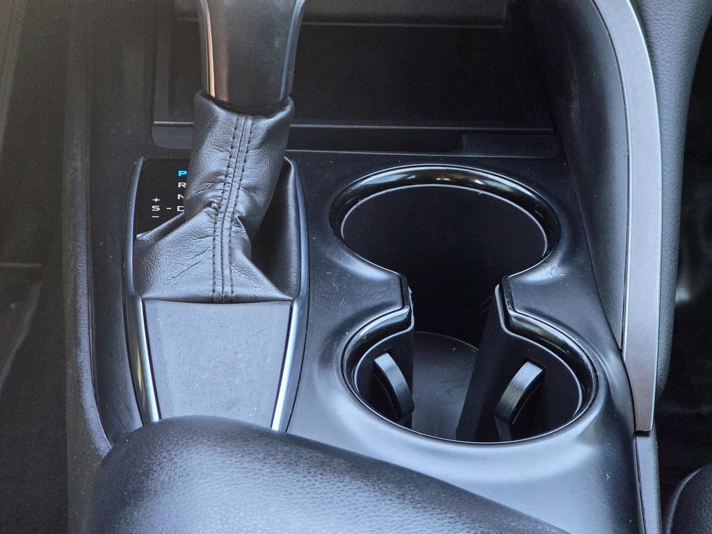 2019 Celestial Silver Metallic Toyota Camry SE FWD Sedan