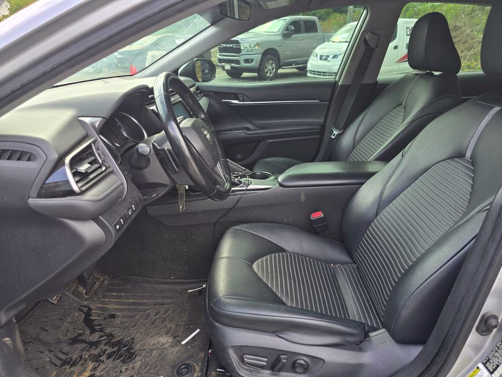 2019 Celestial Silver Metallic Toyota Camry SE FWD Sedan