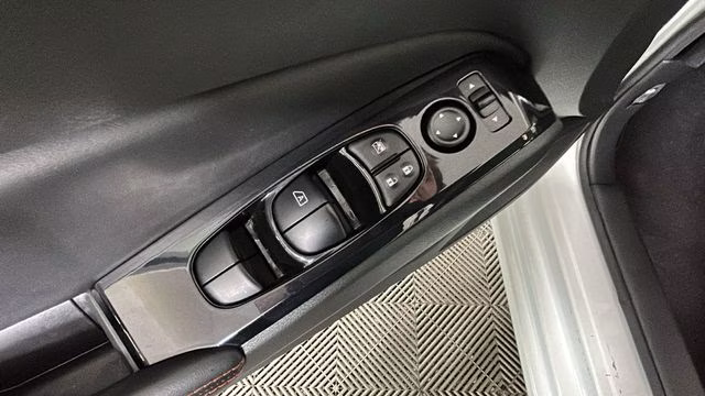 2024 Pearl White Tricoat Nissan Altima 2.5 SR FWD Sedan