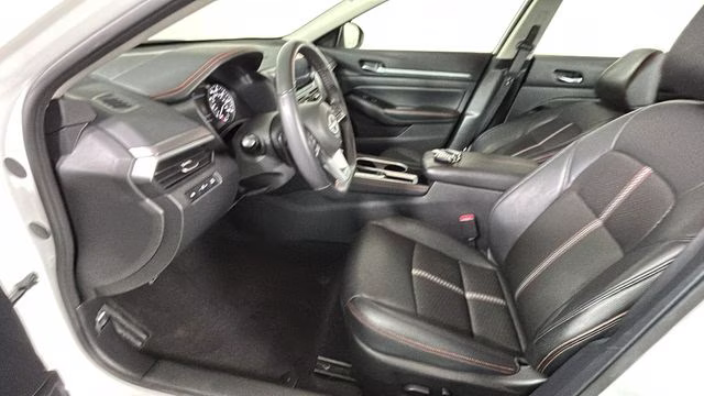 2024 Pearl White Tricoat Nissan Altima 2.5 SR FWD Sedan