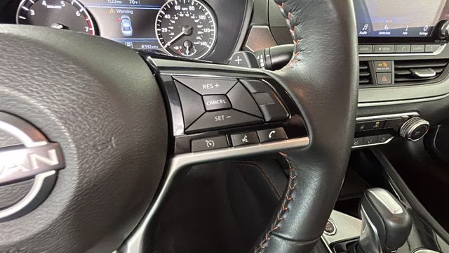 2024 Pearl White Tricoat Nissan Altima 2.5 SR FWD Sedan