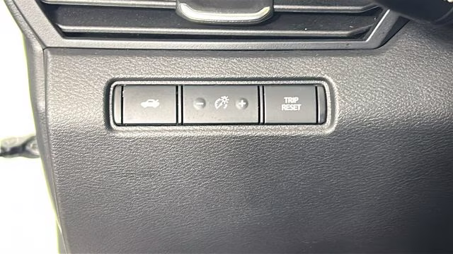 2024 Pearl White Tricoat Nissan Altima 2.5 SR FWD Sedan