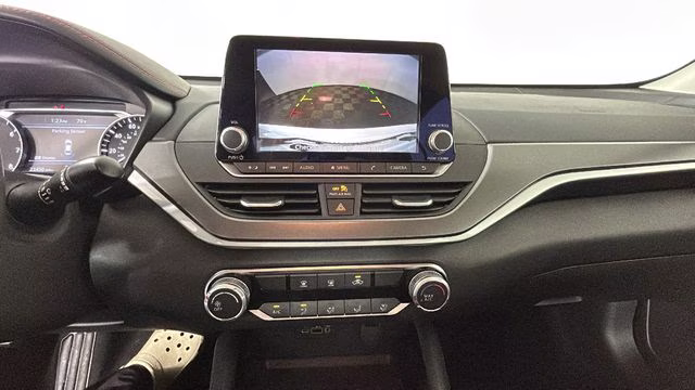 2024 Pearl White Tricoat Nissan Altima 2.5 SR FWD Sedan