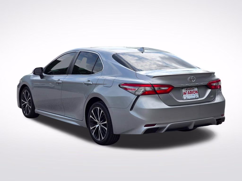 2019 Celestial Silver Metallic Toyota Camry SE FWD Sedan