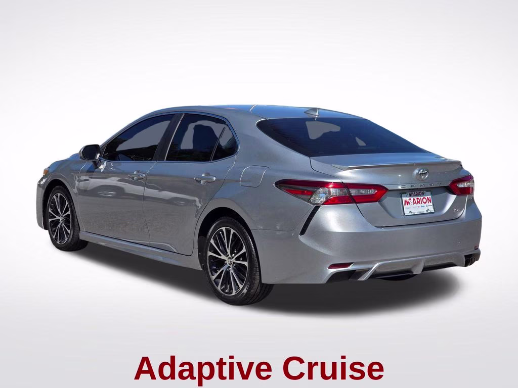 2019 Celestial Silver Metallic Toyota Camry SE FWD Sedan