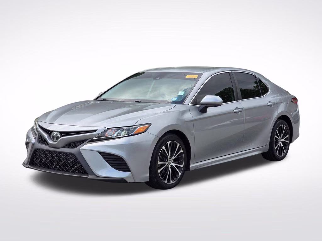 2019 Celestial Silver Metallic Toyota Camry SE FWD Sedan