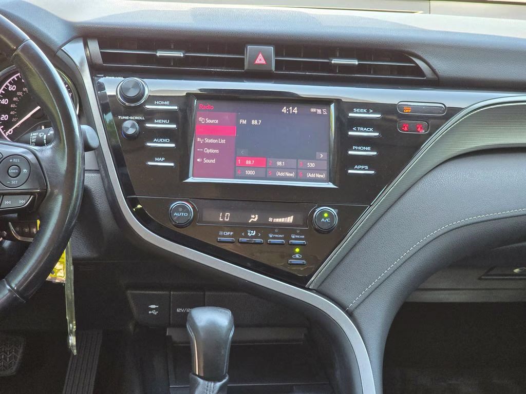 2019 Celestial Silver Metallic Toyota Camry SE FWD Sedan