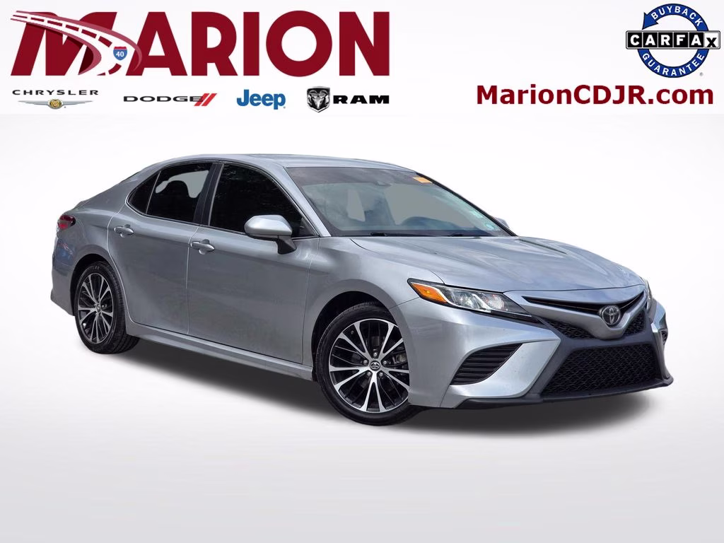 2019 Celestial Silver Metallic Toyota Camry SE FWD Sedan