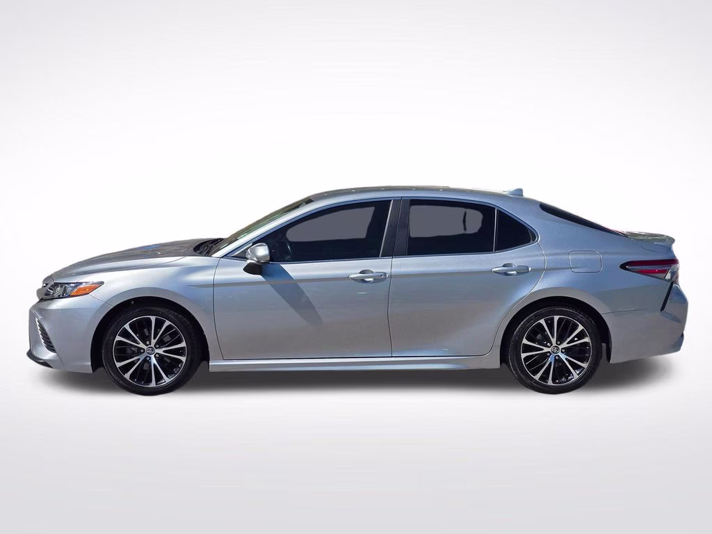 2019 Celestial Silver Metallic Toyota Camry SE FWD Sedan