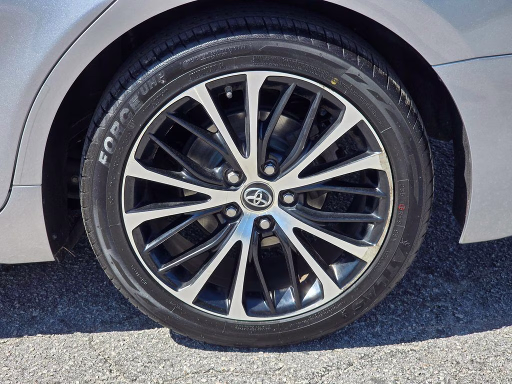 2019 Celestial Silver Metallic Toyota Camry SE FWD Sedan