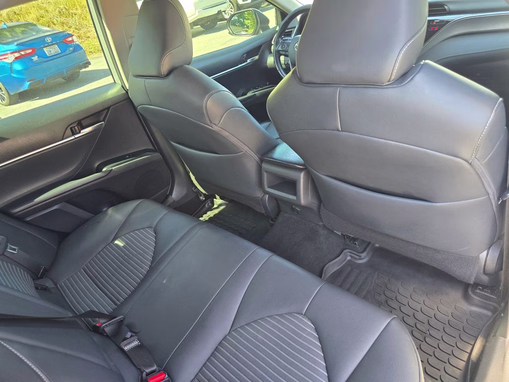 2019 Celestial Silver Metallic Toyota Camry SE FWD Sedan