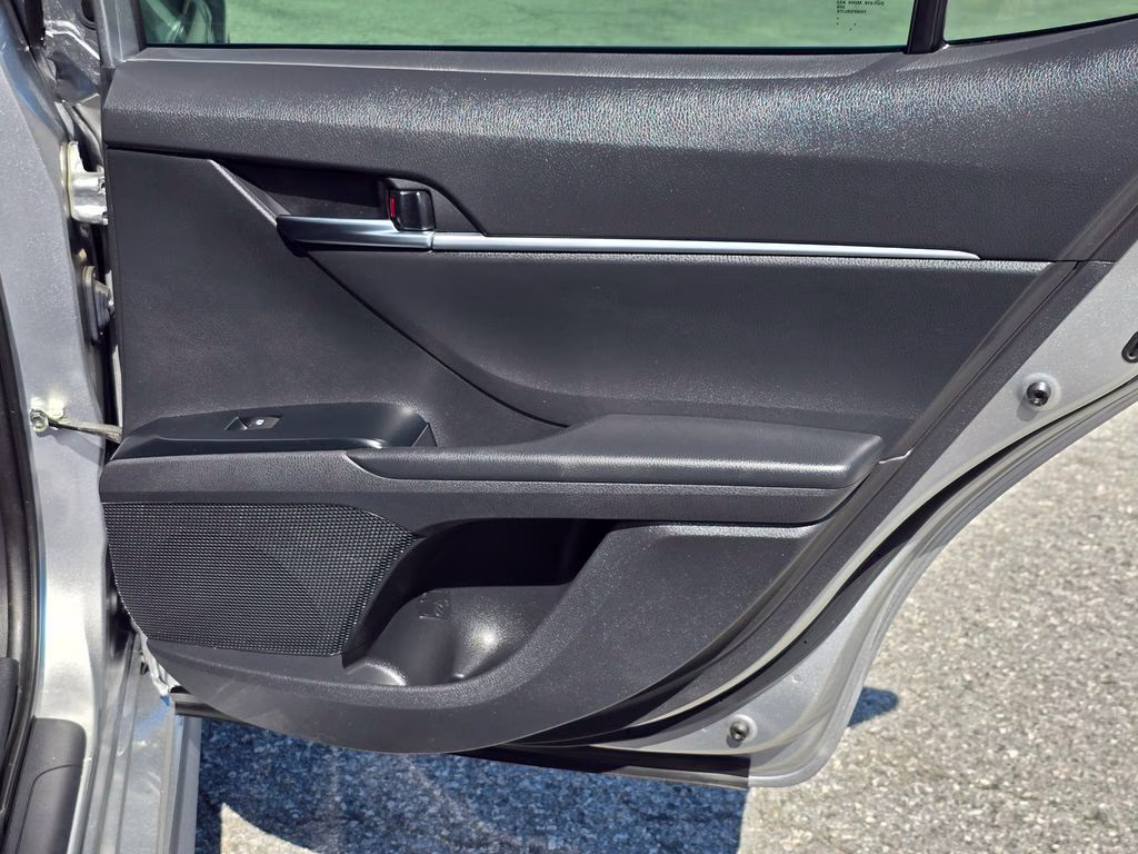 2019 Celestial Silver Metallic Toyota Camry SE FWD Sedan