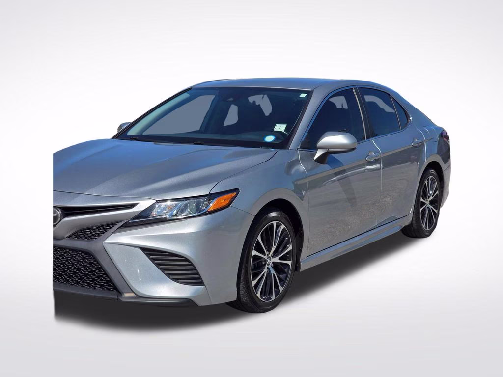 2019 Celestial Silver Metallic Toyota Camry SE FWD Sedan