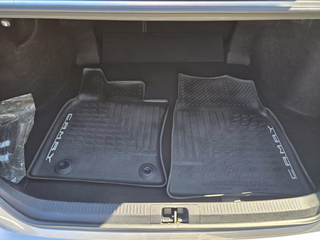2019 Celestial Silver Metallic Toyota Camry SE FWD Sedan
