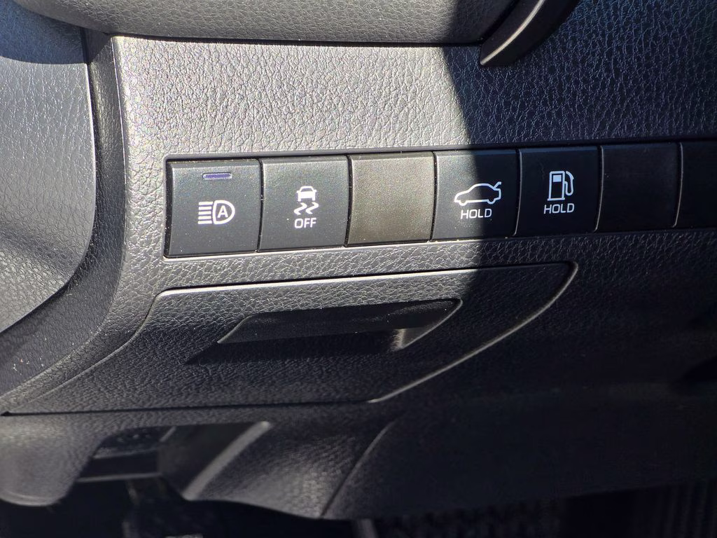 2019 Celestial Silver Metallic Toyota Camry SE FWD Sedan