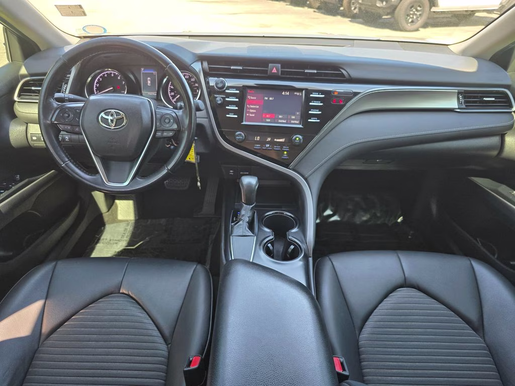 2019 Celestial Silver Metallic Toyota Camry SE FWD Sedan