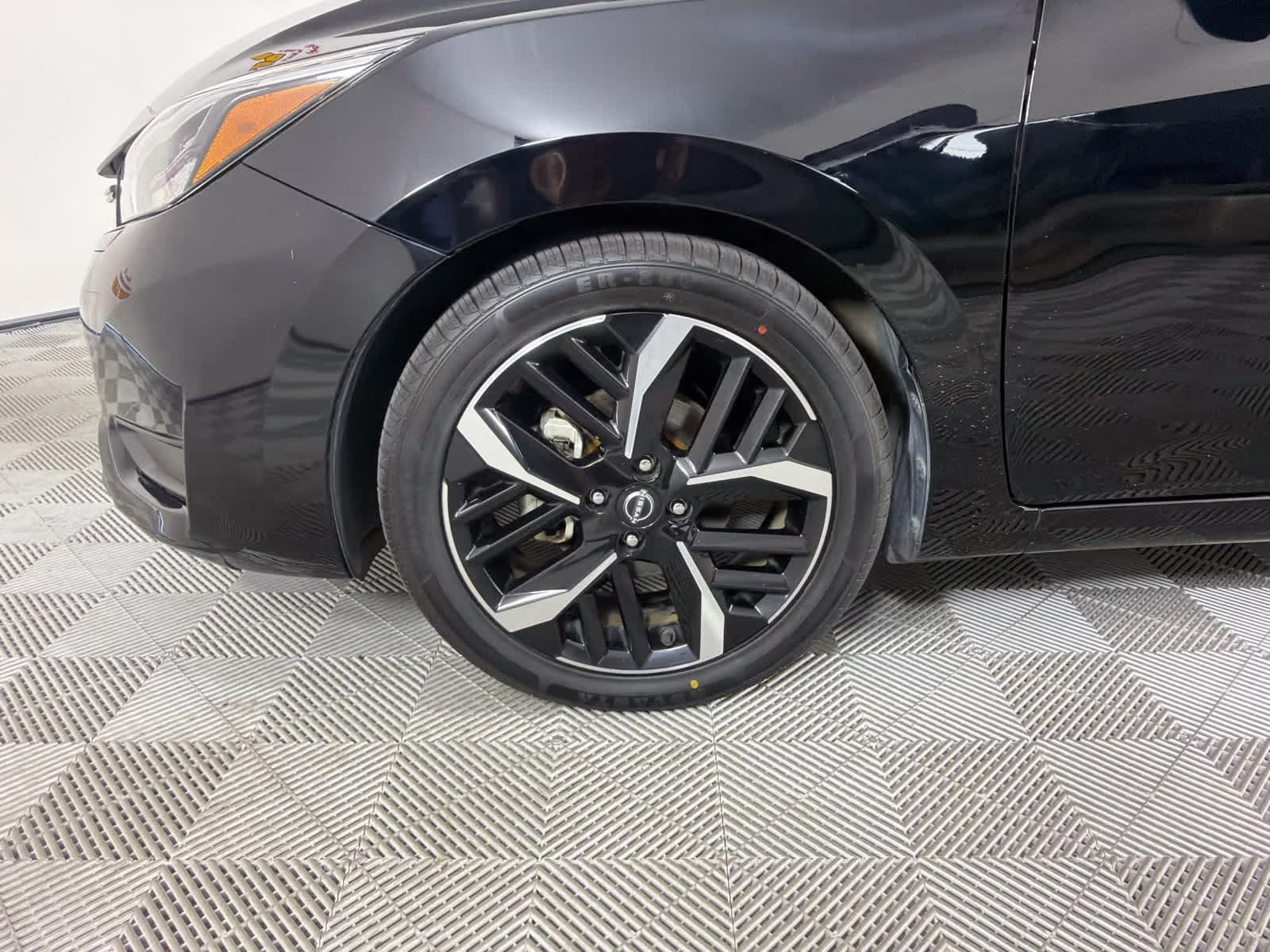 2023 Super Black Nissan Versa SR FWD Sedan