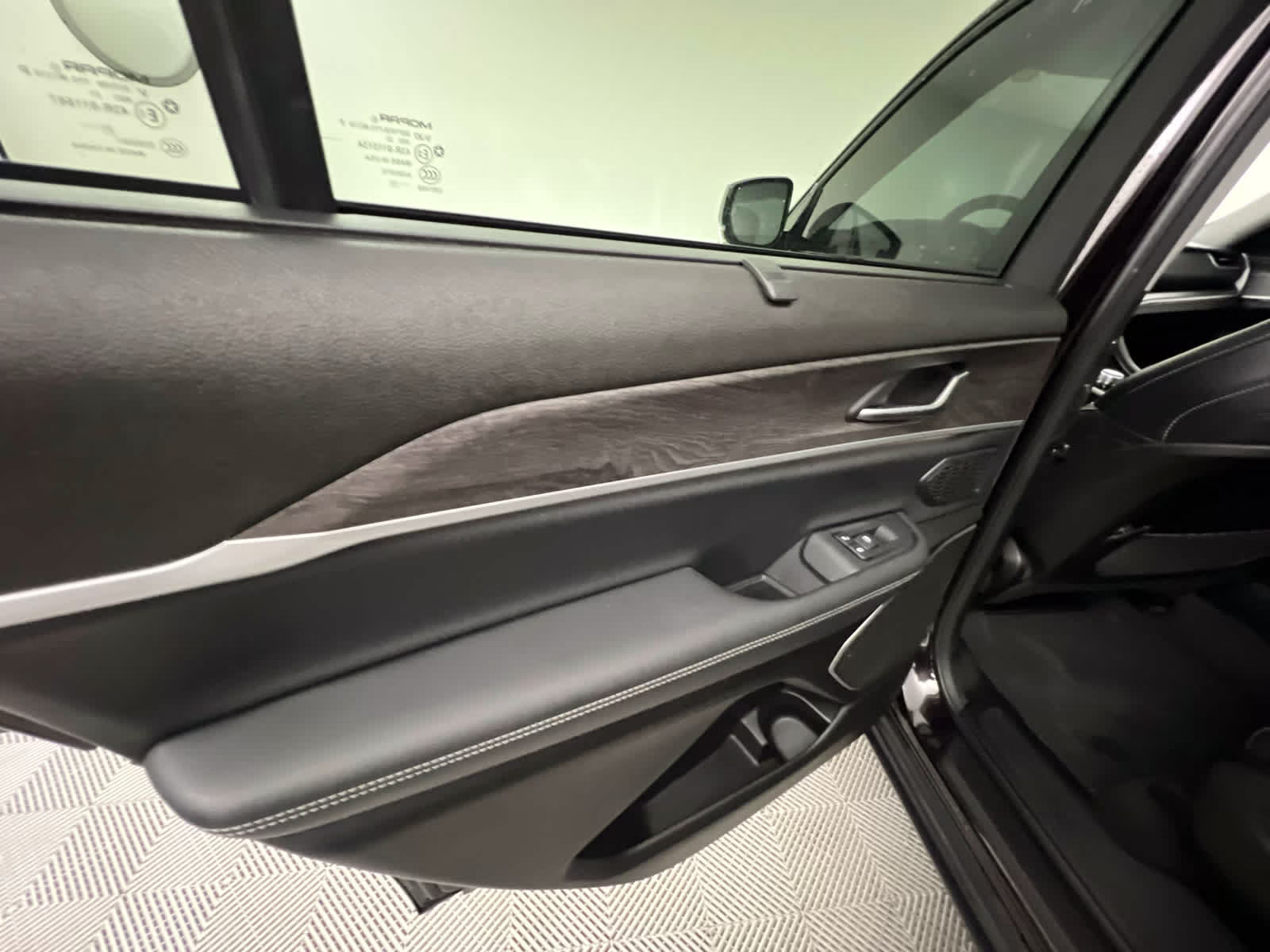 2022 Ember Pearlcoat Jeep Grand Cherokee L Limited RWD SUV