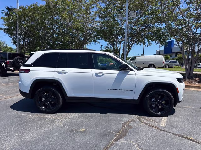 2026 Bright White Clearcoat Jeep Grand Cherokee Limited RWD SUV