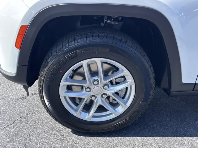 2026 Bright White Clearcoat Jeep Grand Cherokee L Laredo X RWD SUV