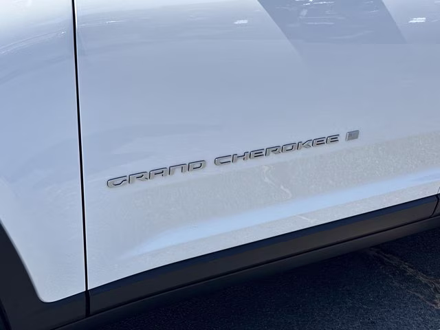 2026 Bright White Clearcoat Jeep Grand Cherokee L Laredo X RWD SUV