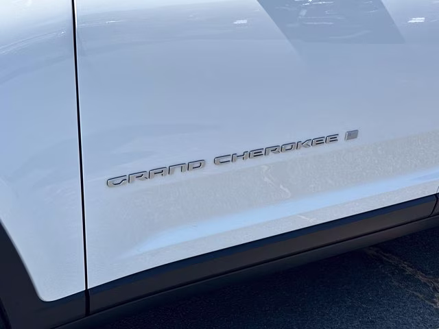 2026 Bright White Clearcoat Jeep Grand Cherokee L Laredo X RWD SUV
