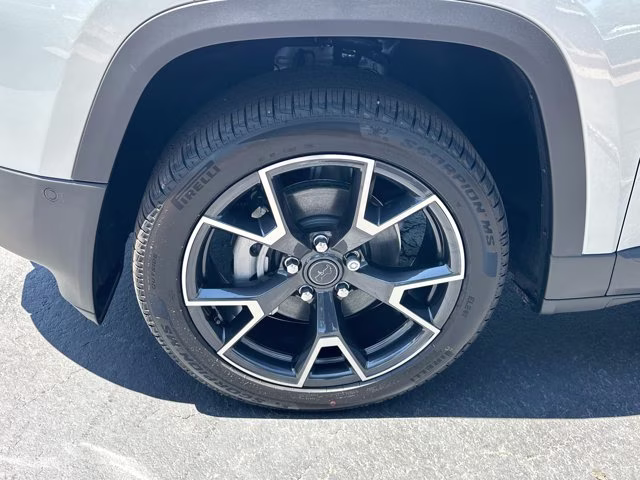 2026 Silver Zynith Clearcoat Jeep Cherokee Overland 4X4 SUV