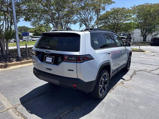 2026 Silver Zynith Clearcoat Jeep Cherokee Overland 4X4 SUV