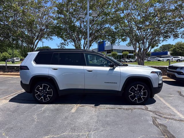 2026 Silver Zynith Clearcoat Jeep Cherokee Overland 4X4 SUV