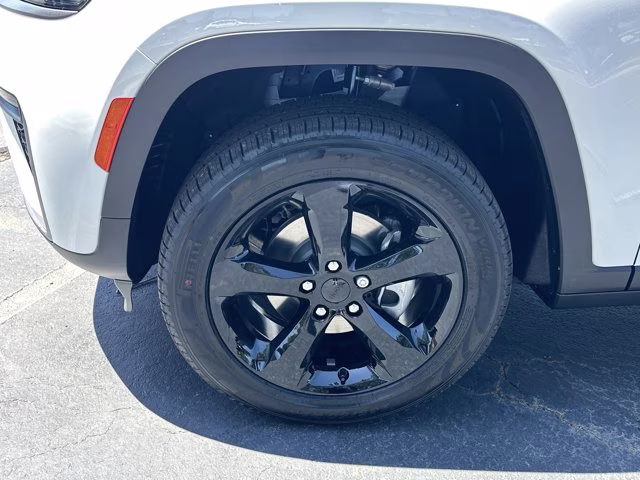 2026 Bright White Clearcoat Jeep Grand Cherokee Limited RWD SUV