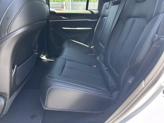 2026 Bright White Clearcoat Jeep Grand Cherokee Limited RWD SUV