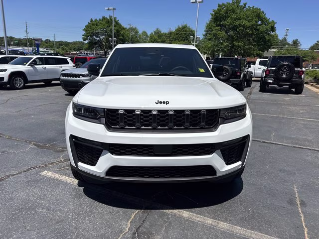 2026 Bright White Clearcoat Jeep Grand Cherokee Limited RWD SUV