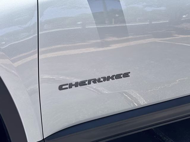 2026 Silver Zynith Clearcoat Jeep Cherokee Overland 4X4 SUV