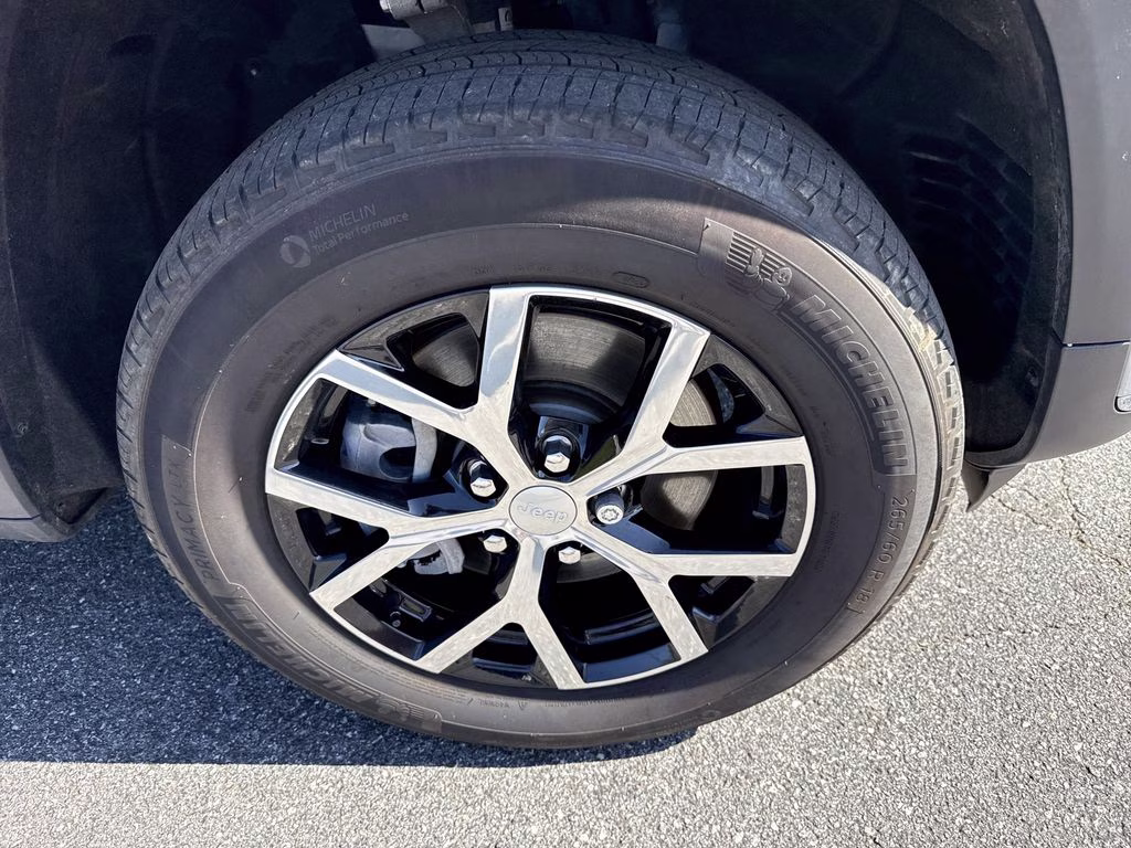 2024 Silver Zynith Jeep Grand Cherokee L Limited RWD SUV