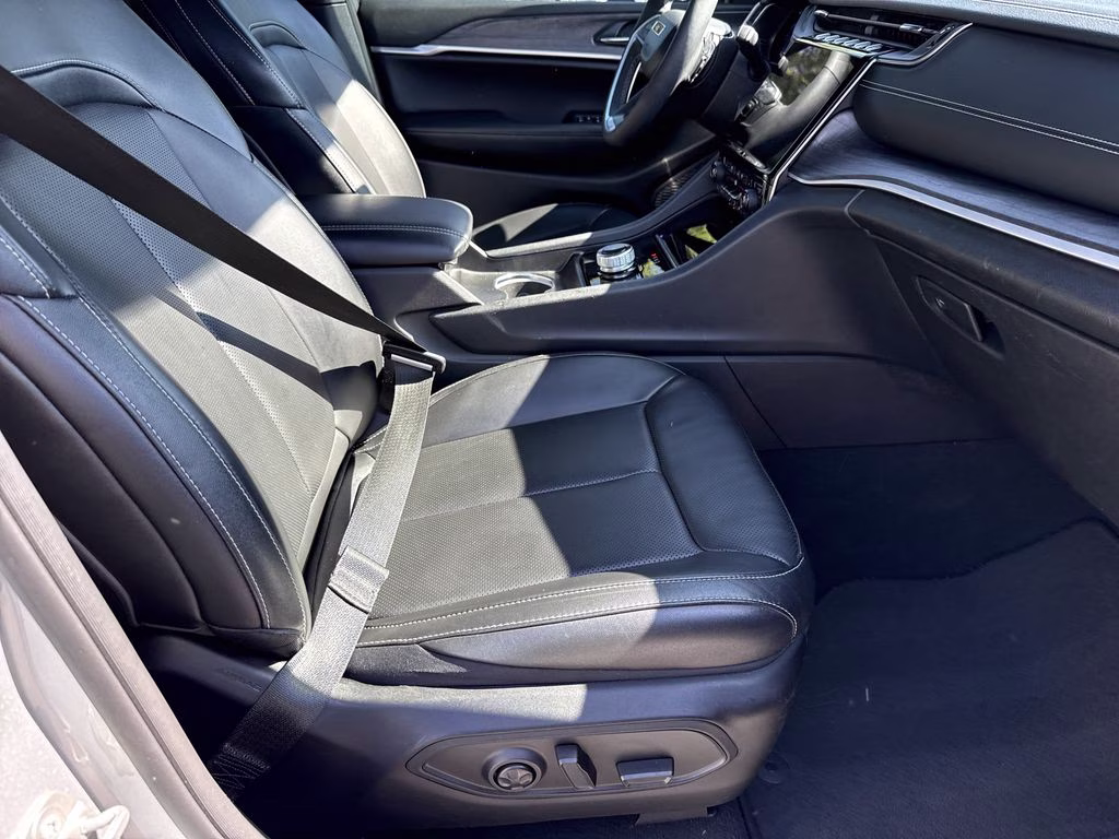 2024 Silver Zynith Jeep Grand Cherokee L Limited RWD SUV