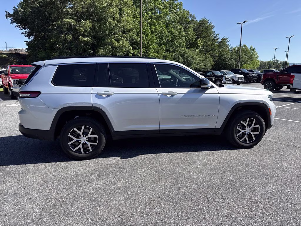 2024 Silver Zynith Jeep Grand Cherokee L Limited RWD SUV