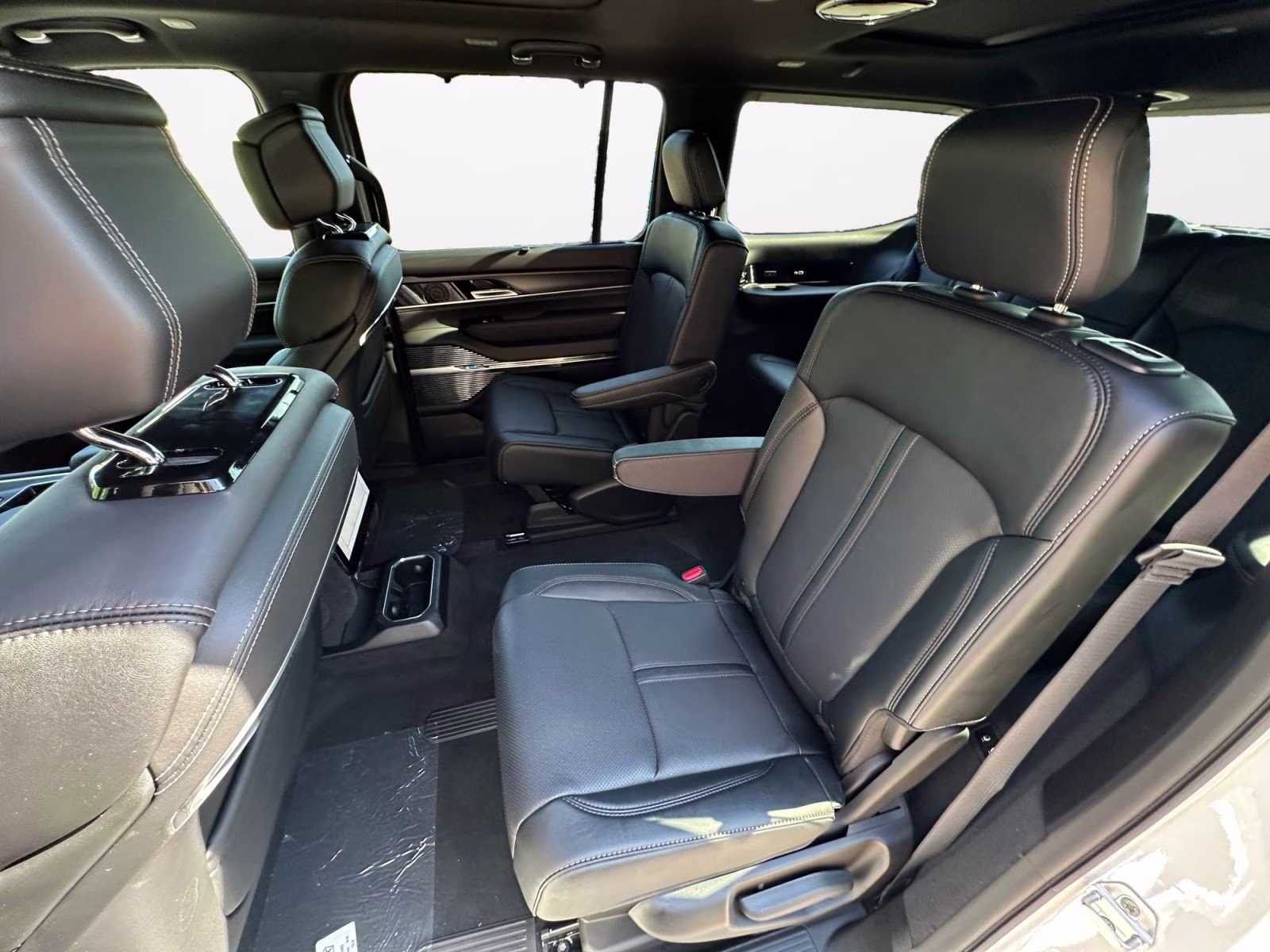2026 Bright White Clearcoat Jeep Grand Wagoneer Summit Obsidian 4X4 SUV
