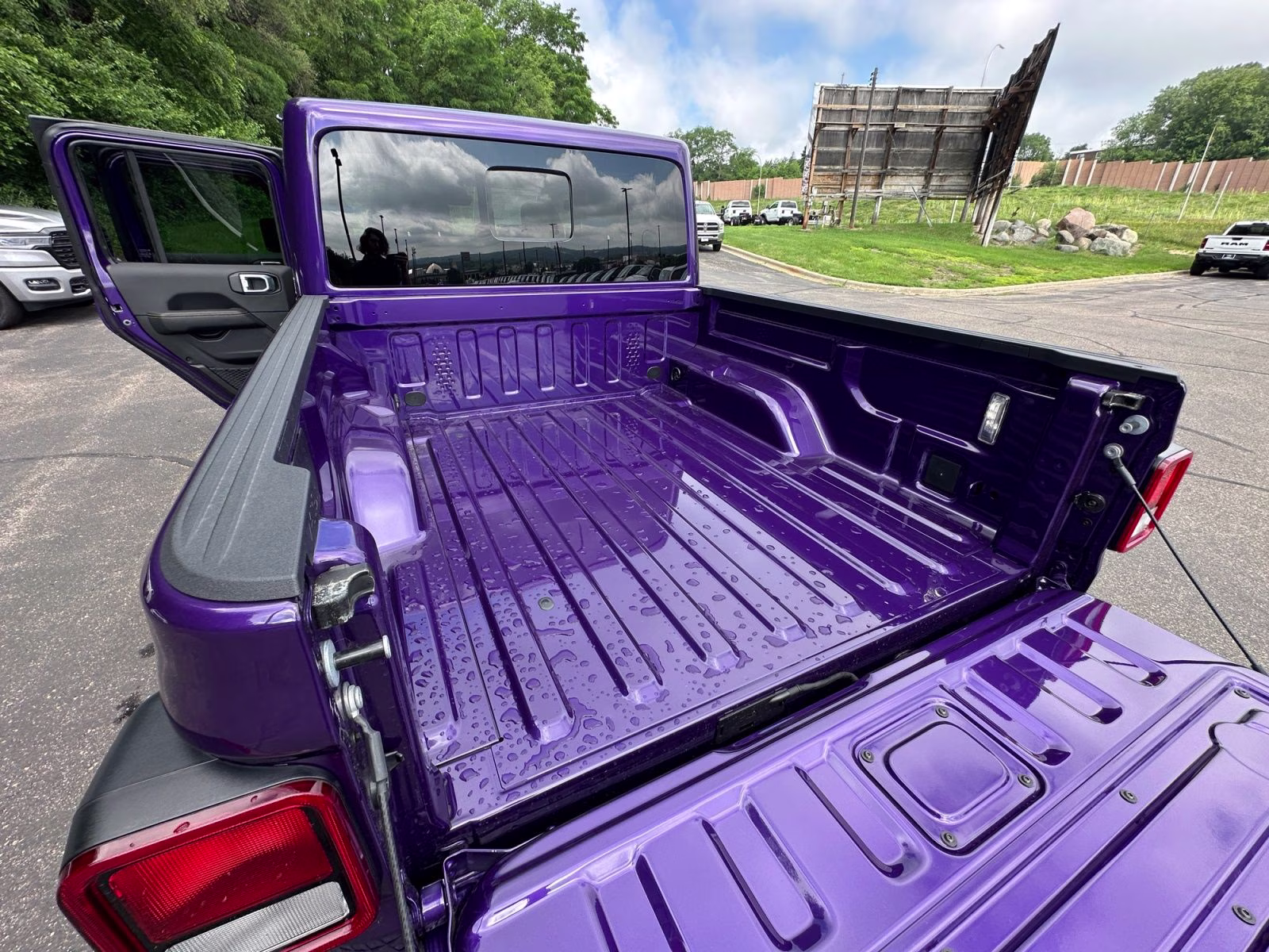 2026 Reign Jeep Gladiator Sahara 4X4 Truck