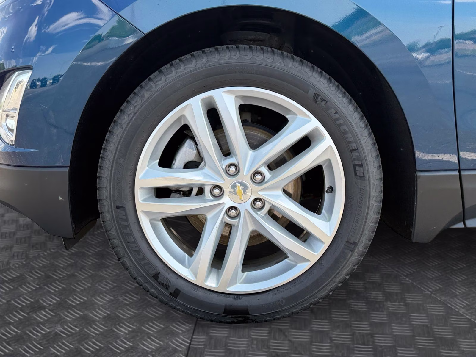 2020 Pacific Blue Metallic Chevrolet Equinox Premier AWD SUV