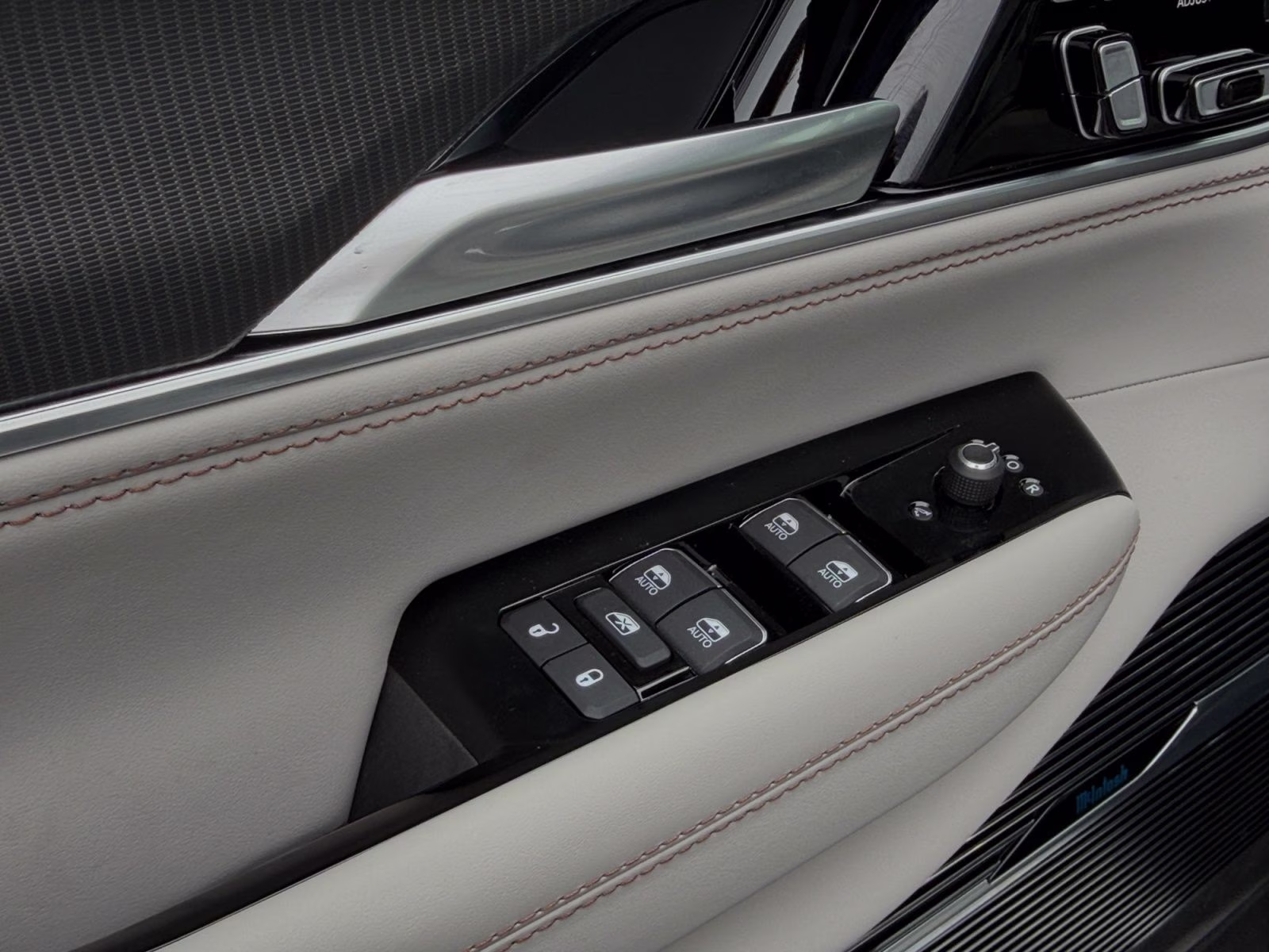 2026 Silver Zynith Jeep Grand Wagoneer Summit Obsidian 4X4 SUV