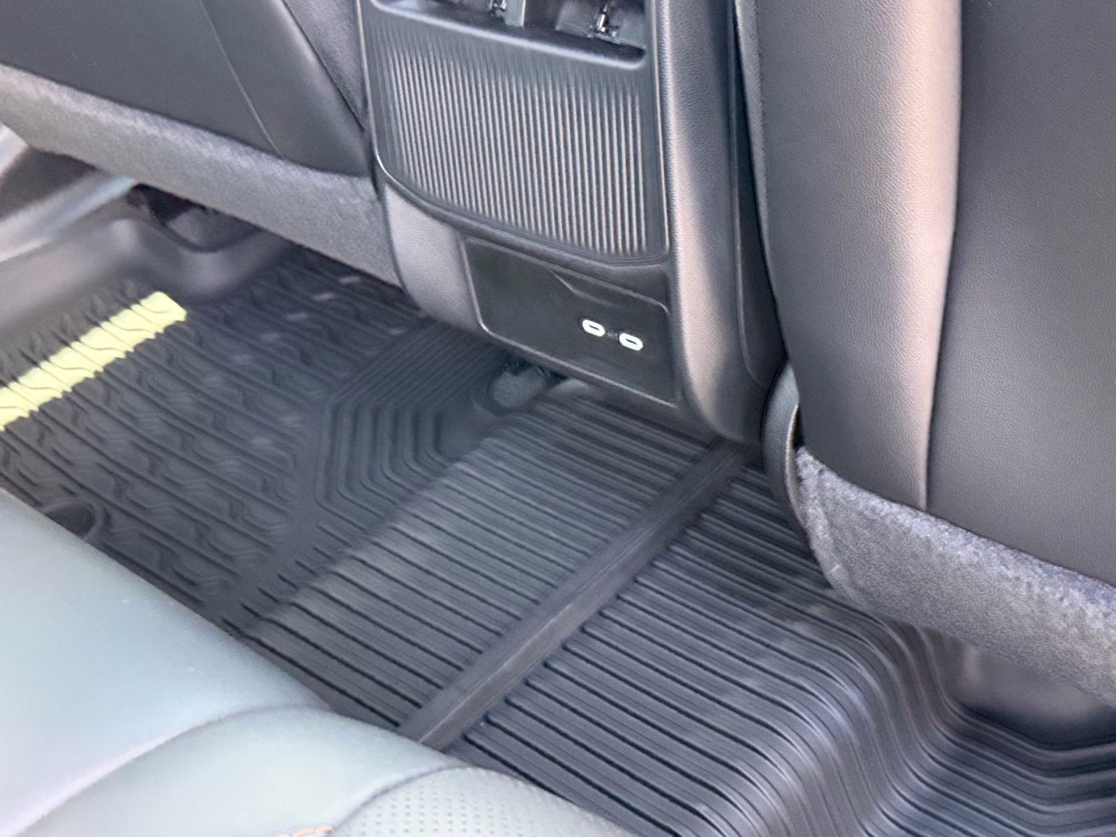 2026 Silver Zynith Clearcoat Jeep Cherokee Limited 4X4 SUV