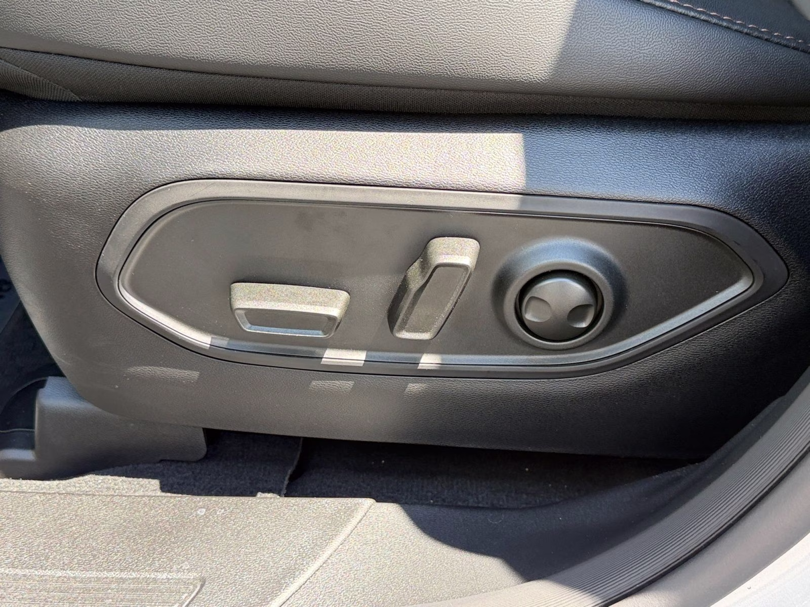 2026 Silver Zynith Clearcoat Jeep Cherokee Limited 4X4 SUV