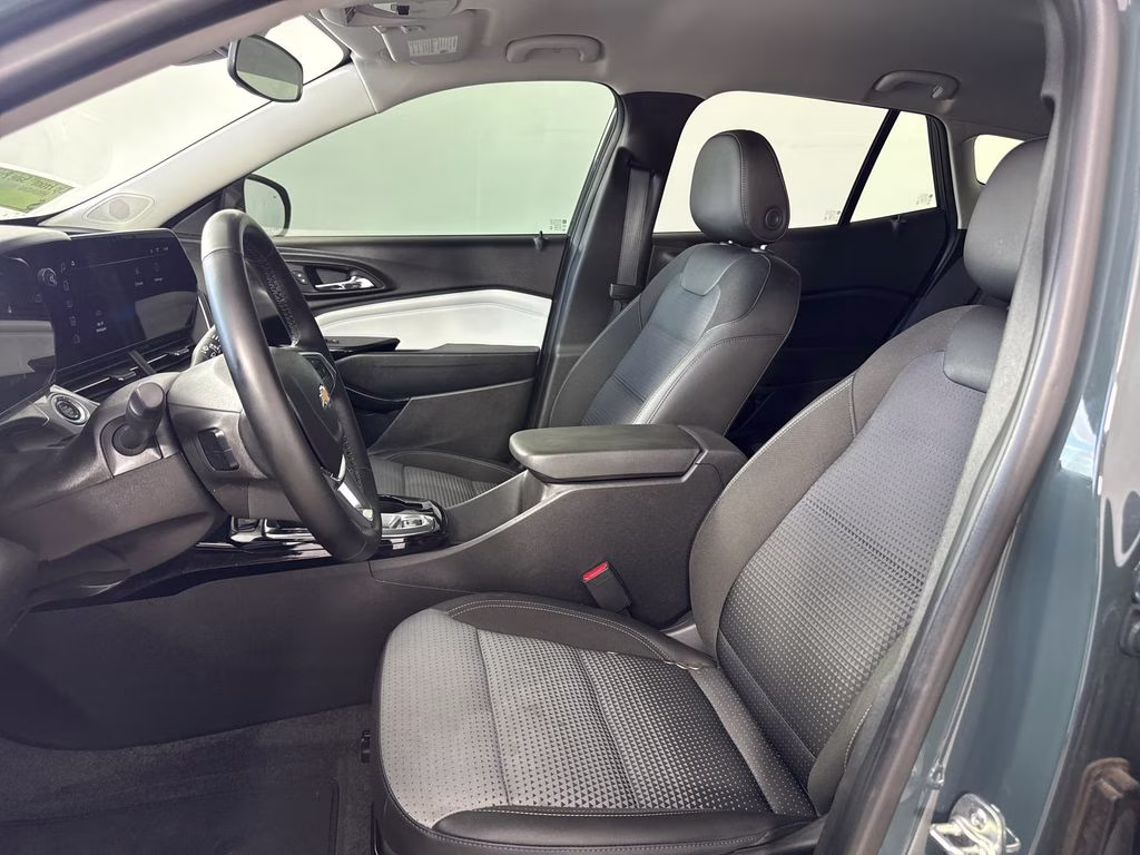 2025 Cypress Gray Chevrolet Trax LT FWD SUV